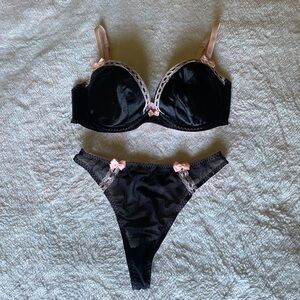 Victoria’s Secret Lingerie Y2K Black Pink Bow Bimbo Bra & Thong Set 34C